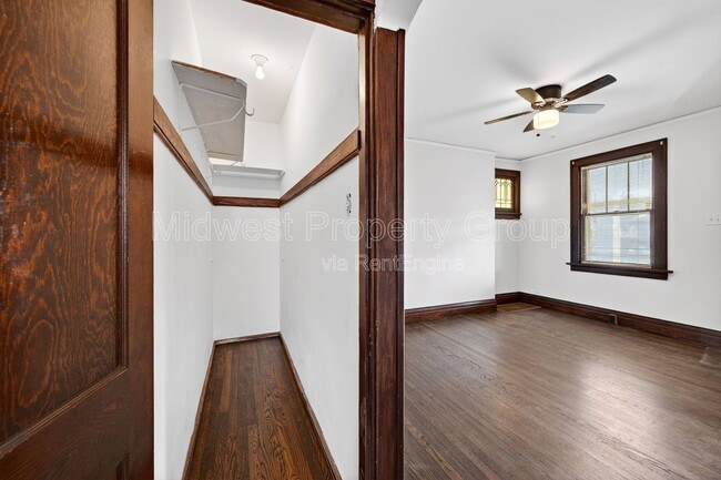 Building Photo - 5324 Nagel Ave