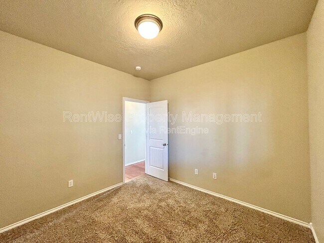 Building Photo - 10829 Cloudless St