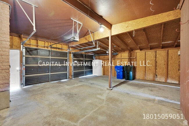 Building Photo - 684 Oquirrh Ave