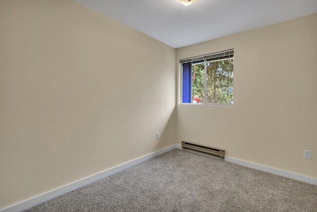 Building Photo - 4104 68th Ave NW
