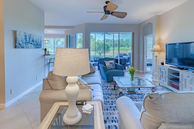 Building Photo - 2371 SW Carriage Hill Terrace