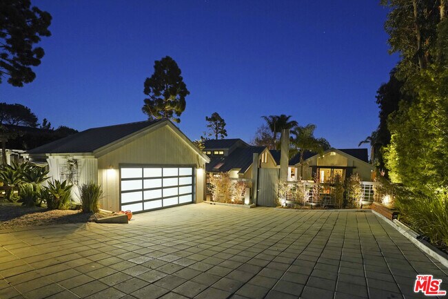 Building Photo - 28036 Sea Ln Dr