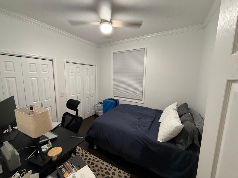 Building Photo - 2117 W Rice St