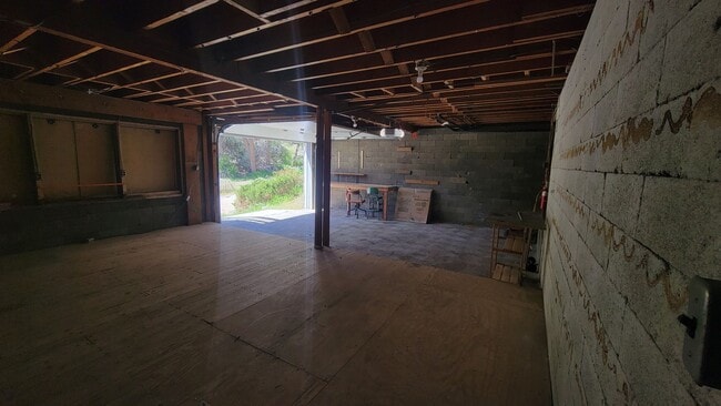 Building Photo - Charming 3-Bedroom 2-Bath with Mountain Vi...