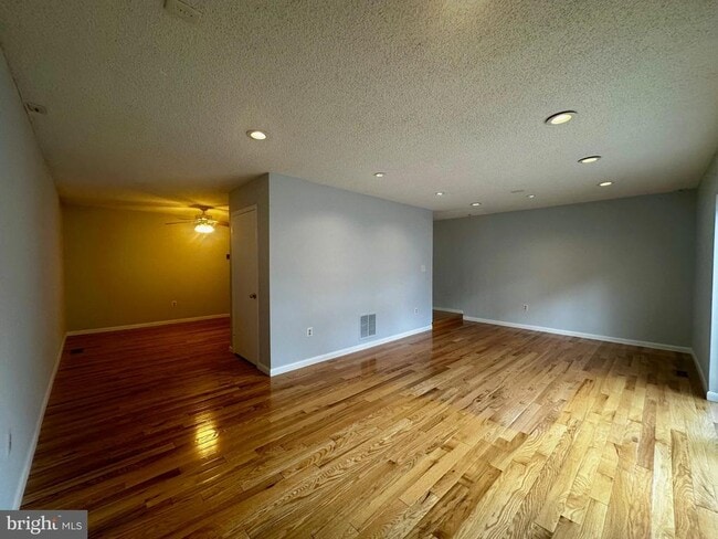 Building Photo - 99 Thoreau Dr