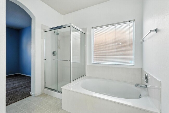 Building Photo - Move-In Ready 3 Bed / 2 Bath Home for Rent...