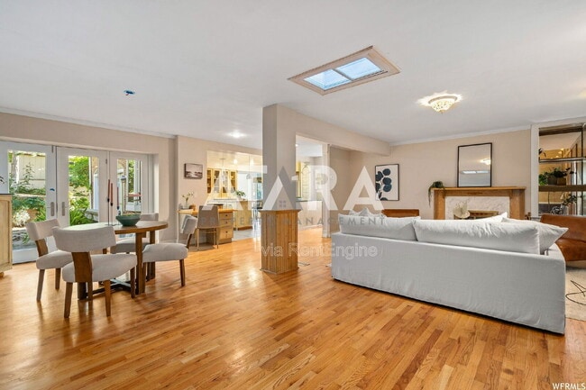 Building Photo - 1577 E Tomahawk Dr