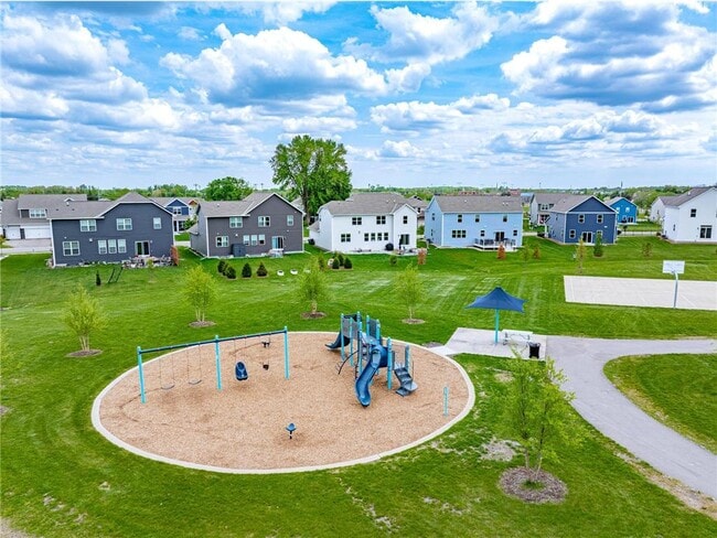 Building Photo - 717 Winterberry Ln