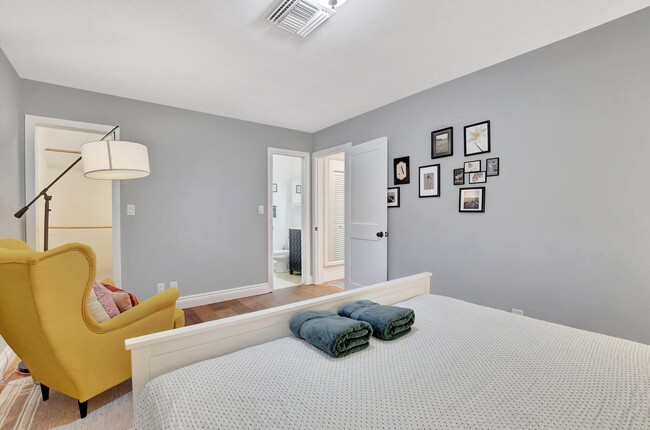 Building Photo - 801 SW 5th St