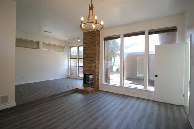 Building Photo - 16933 Davenport Ct