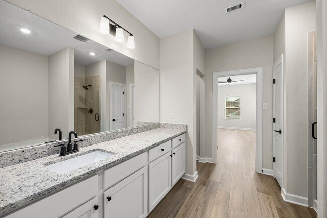 Building Photo - 3057 Sorrento Hl Dr