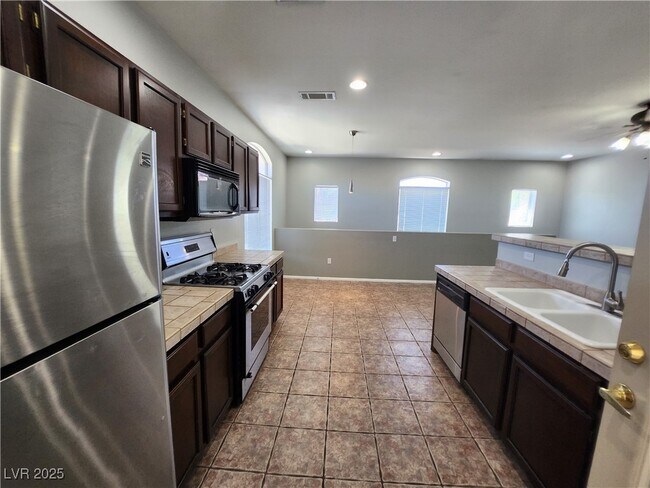 Building Photo - 1500 Ruby Cliffs Ln