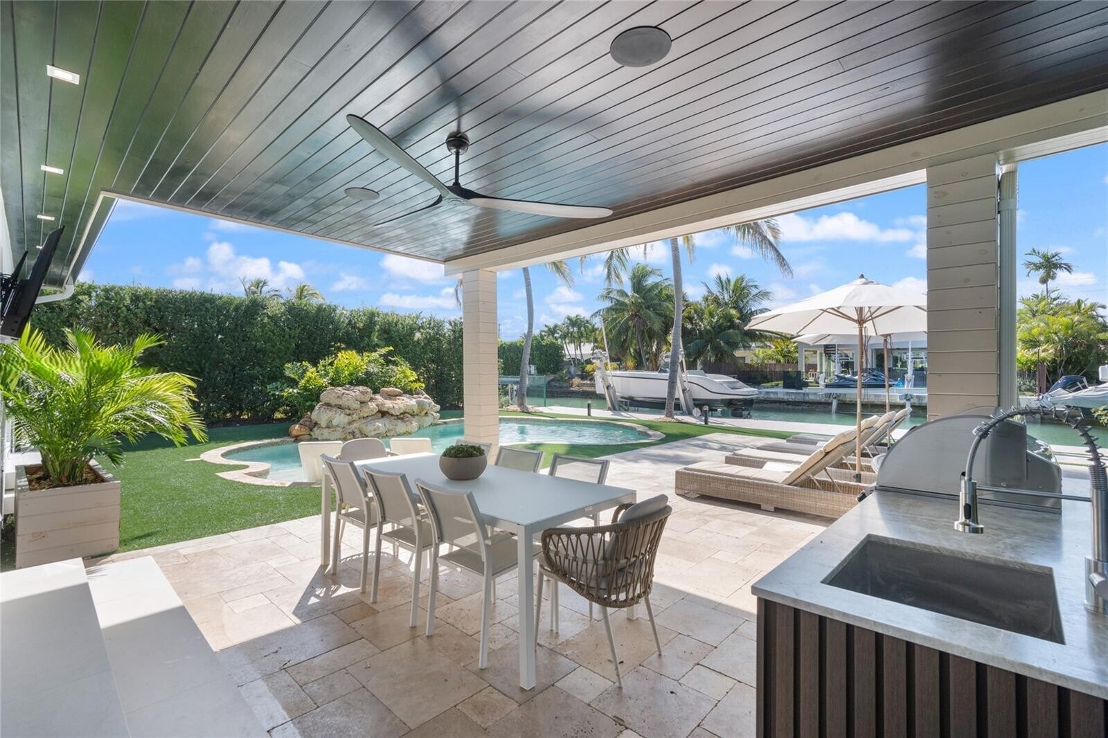 Building Photo - 7810 Hawthorne Ave