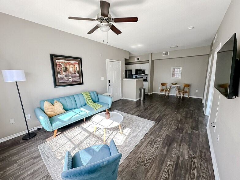 Building Photo - 6225 Saratoga Blvd