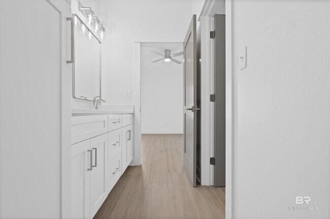 Building Photo - 501 Cotton Creek Dr