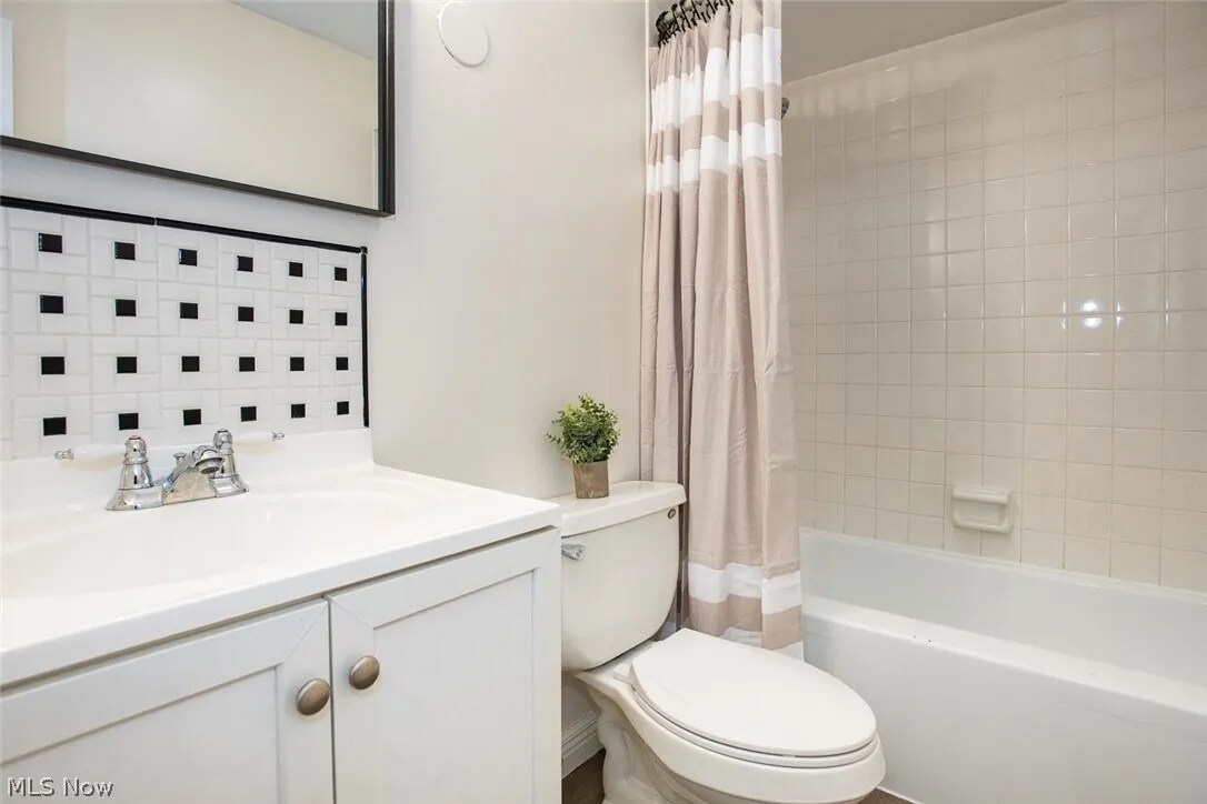 En suite bathroom - 4849 Grace Rd