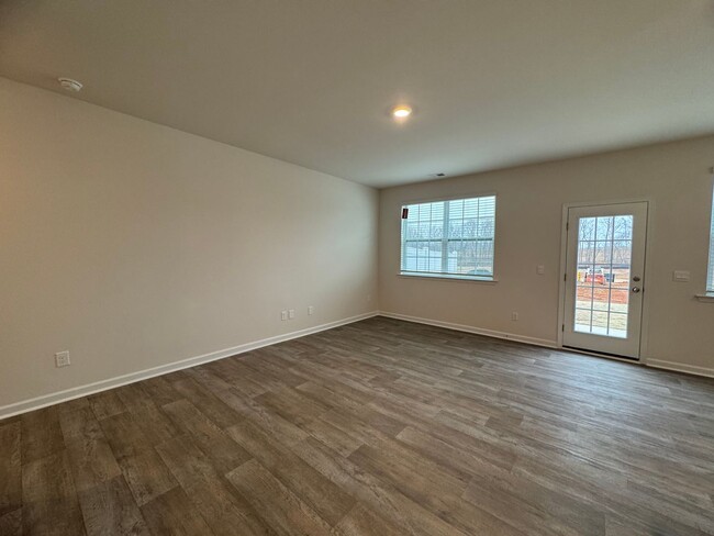 Building Photo - Brand New 4BR 2.5BA Townhome