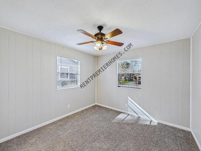 Building Photo - 6921 Knollwood Rd