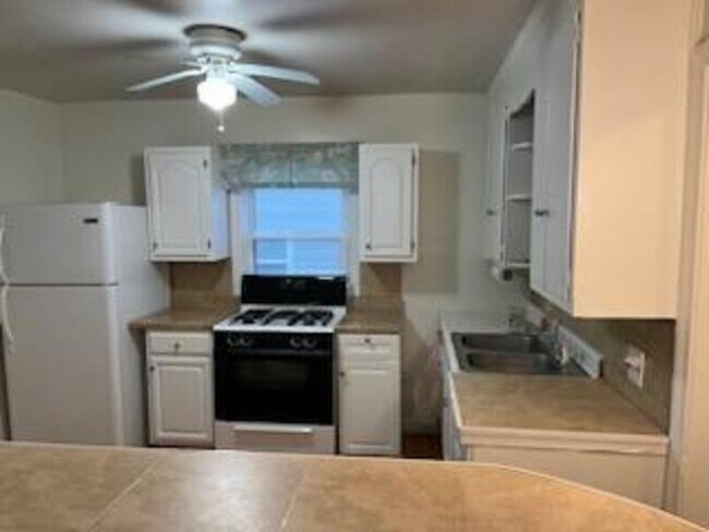 Building Photo - 1508 W Ocean View Ave