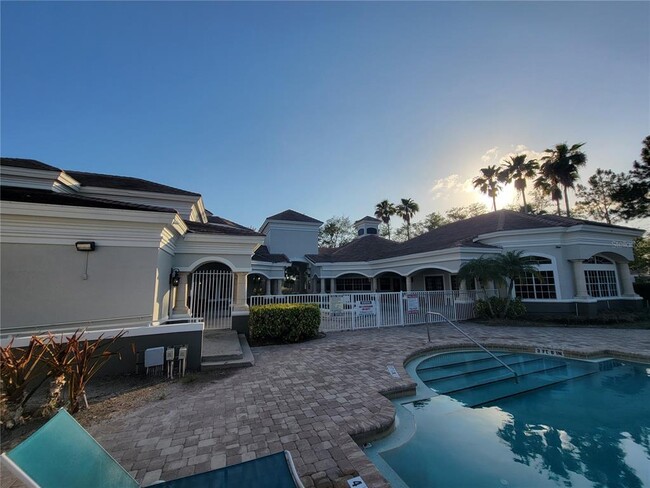 Building Photo - 14013 Fairway Island Dr