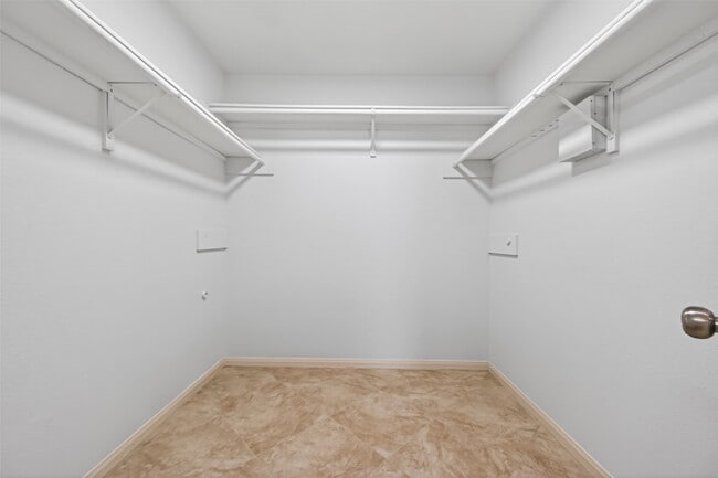 Building Photo - 11002 Bradford Way Dr