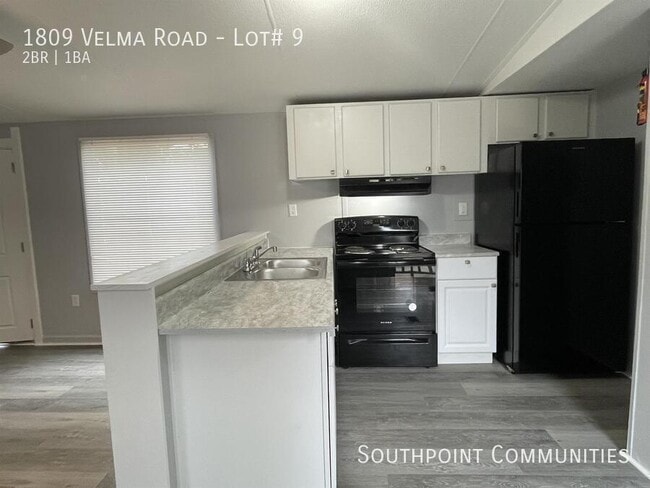 Building Photo - 1809 Velma Rd
