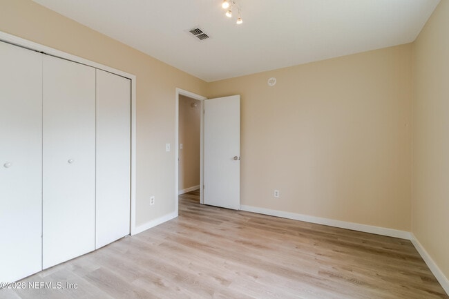 Building Photo - 10036 Delano Dr N