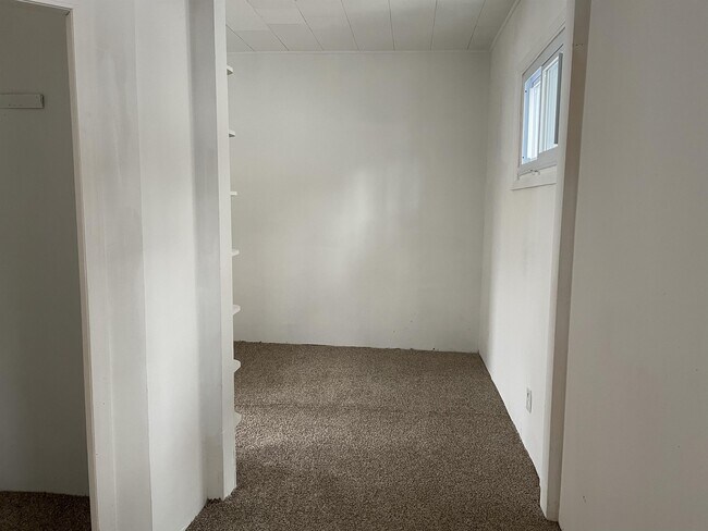 Building Photo - 100 Summit Ave