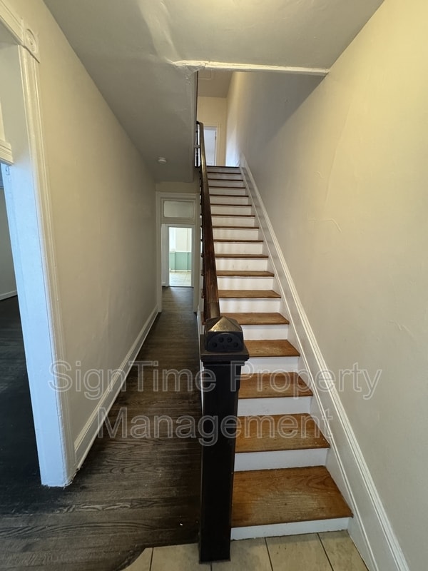 Building Photo - 42 E Franklin St