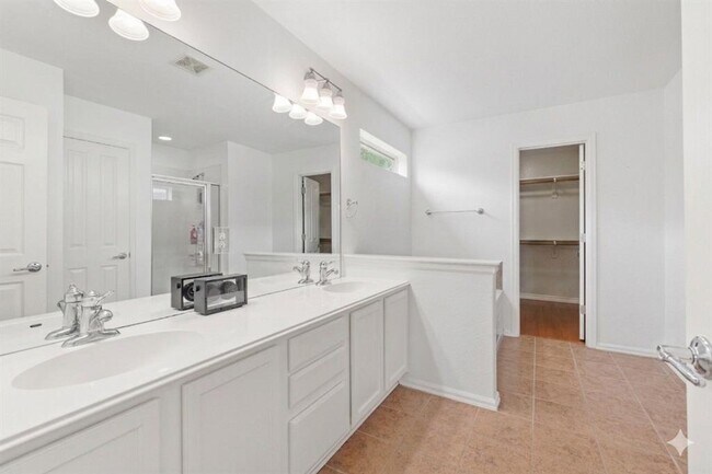 Building Photo - 1121 Sweet Gum Dr