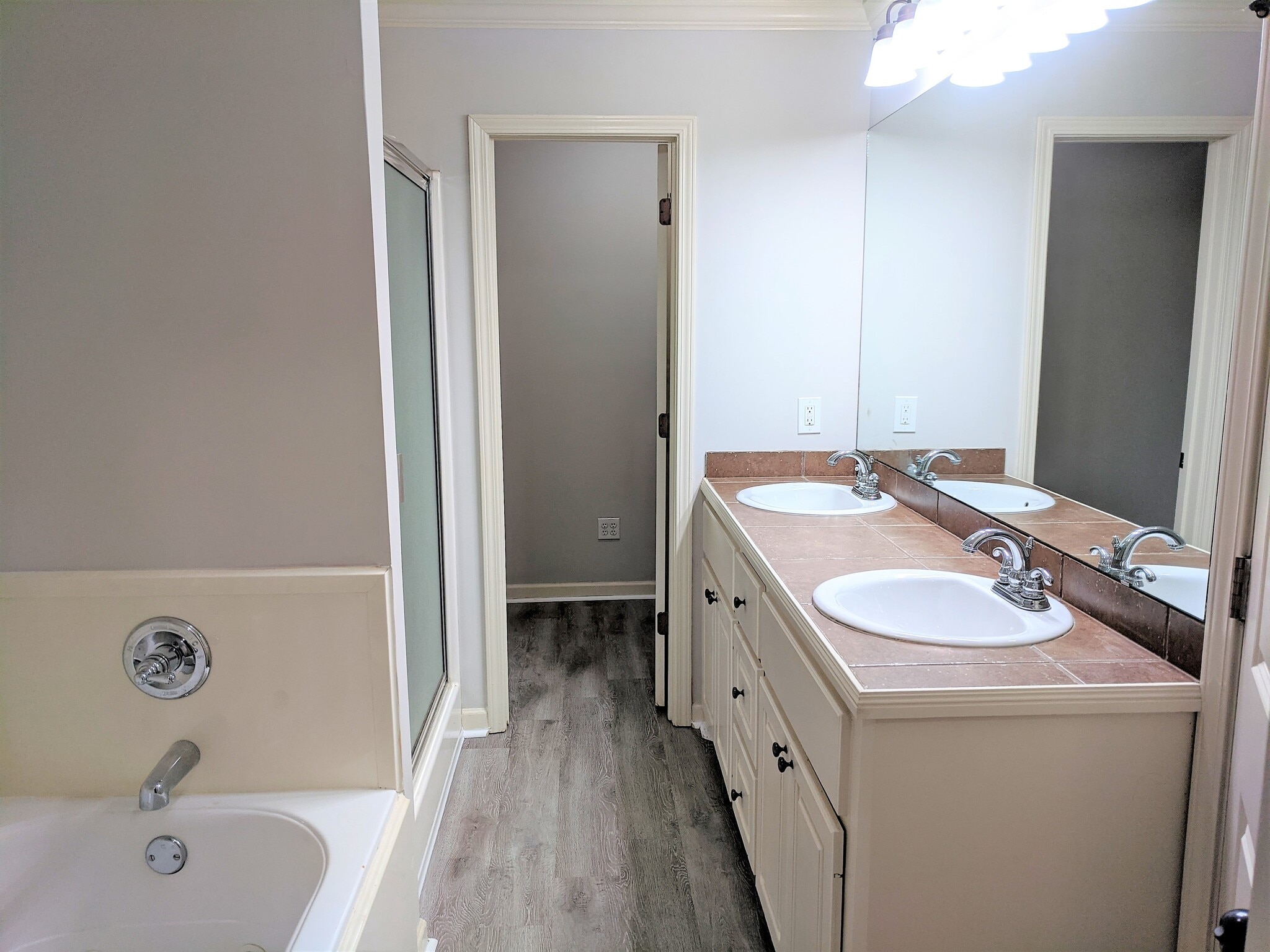 Building Photo - 506 Briars Bend