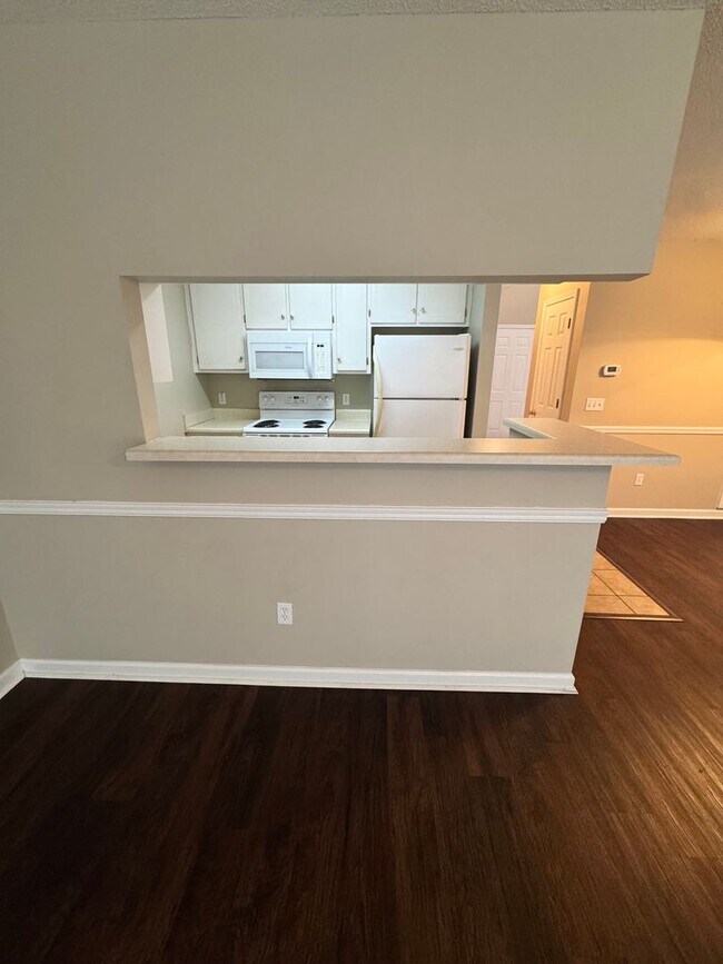 Building Photo - 128 N Springview Dr