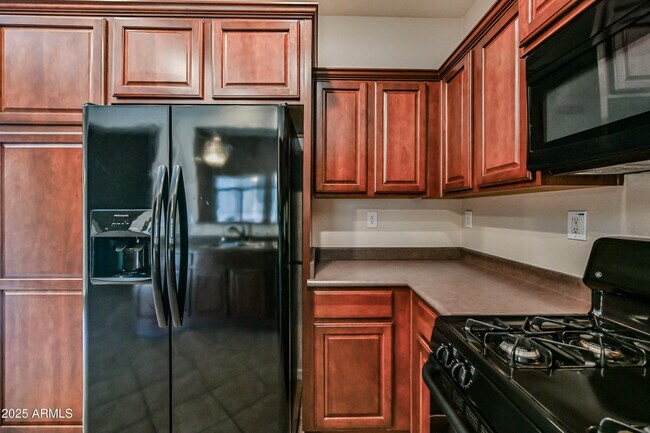 Building Photo - 41708 N Parker Ct
