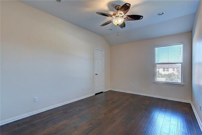Building Photo - 2601 Mirasol Loop