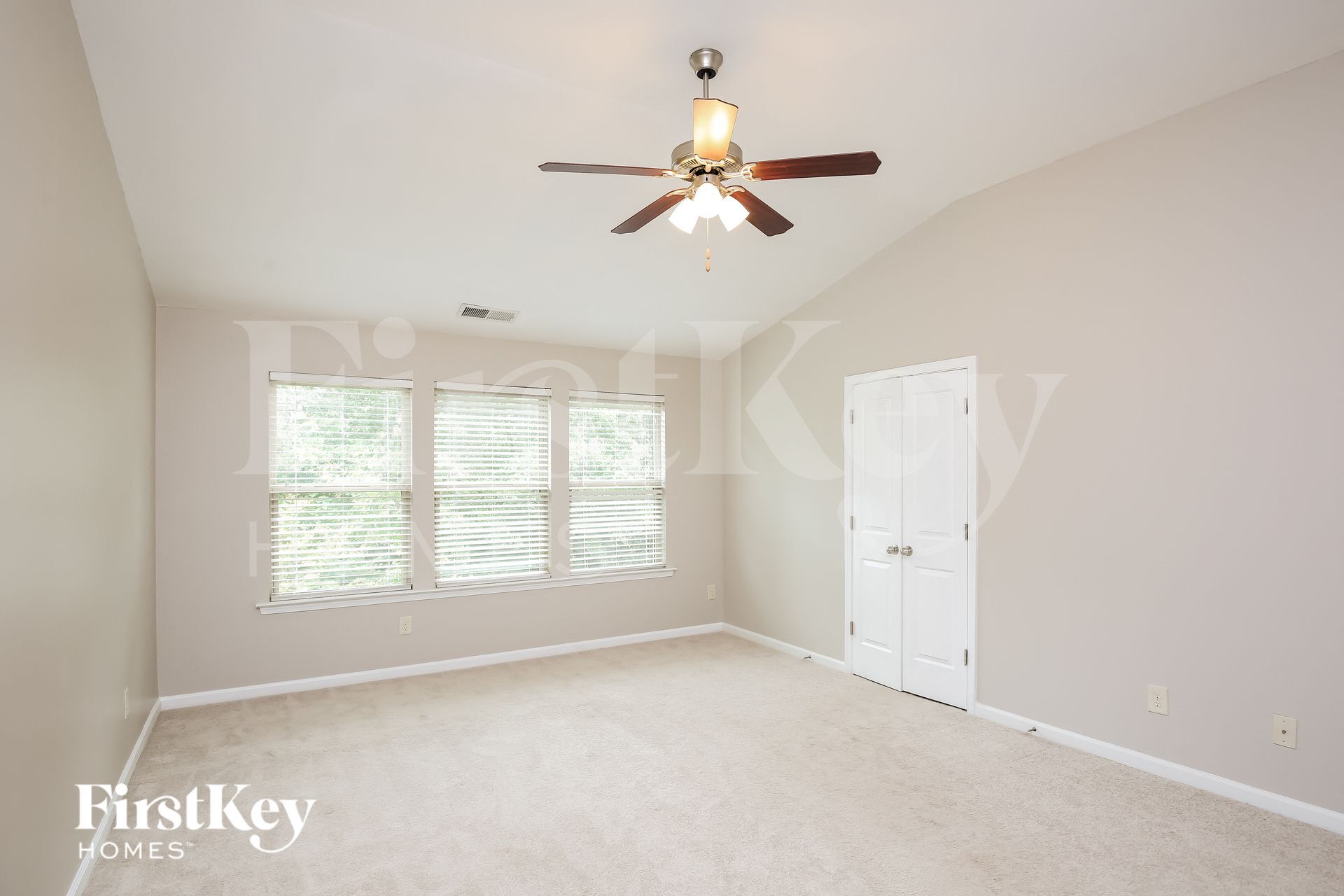 Building Photo - 1211 Image Ives Dr