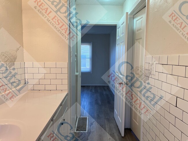 Building Photo - Great 4 Bedroom!!!