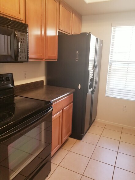 Building Photo - 2401 E Rio Salado Pky