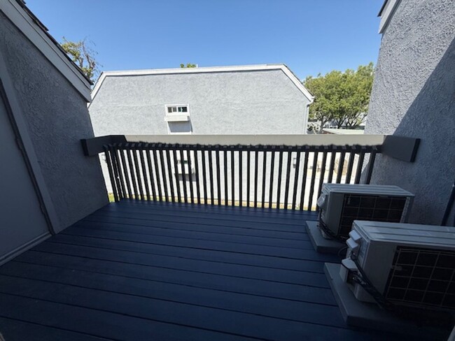 Building Photo - Cozy 2 bedroom, 2 bathroom town home in Wo...