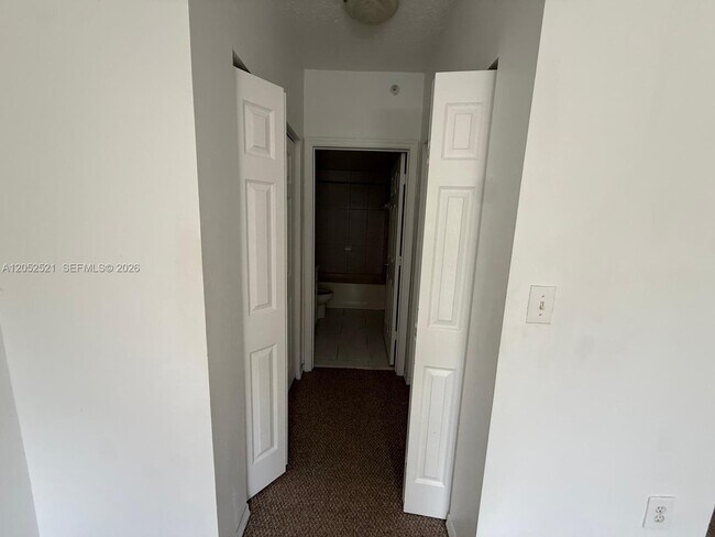 Building Photo - 6861 SW 44th St