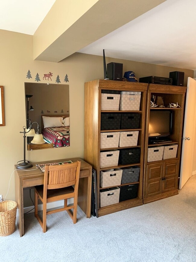 Building Photo - Summer Seasonal Rental- Sts. John 2543