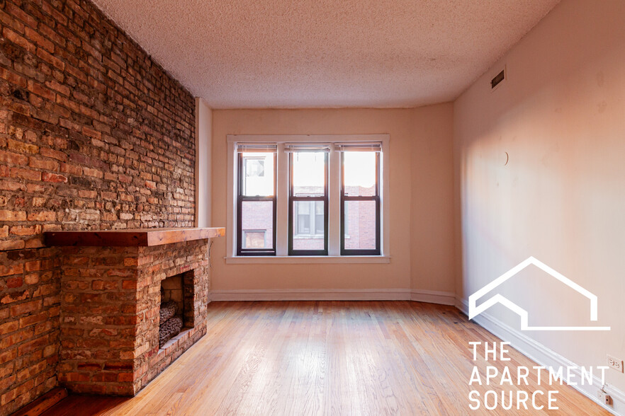 Building Photo - 3519 N Racine Ave