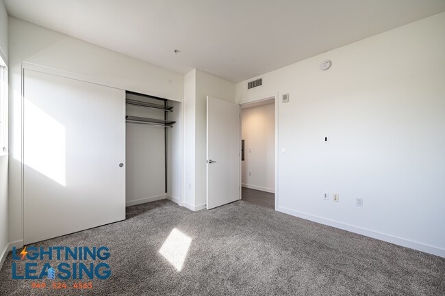Building Photo - 11405 Chandler Blvd