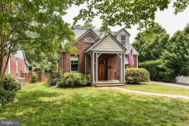 Building Photo - 904 Park Ave