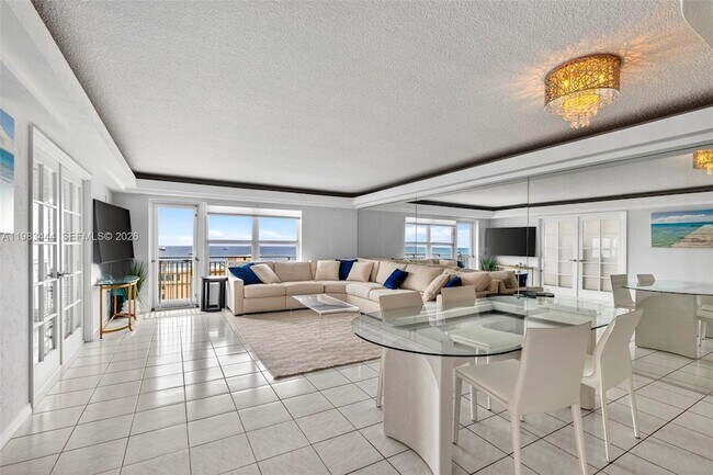 Building Photo - 3000 E Sunrise Blvd