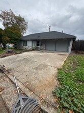 Building Photo - 224 Brand Rd