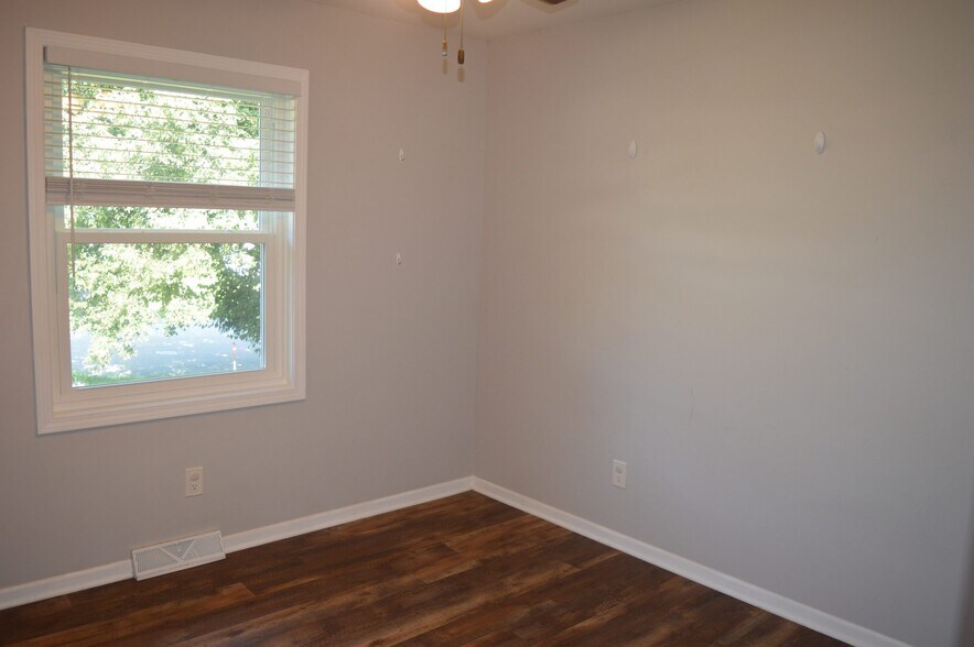 Building Photo - 2543 Chesapeake Dr