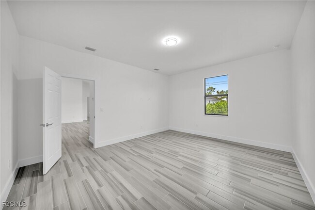 Building Photo - 2836 NW 5th Terrace