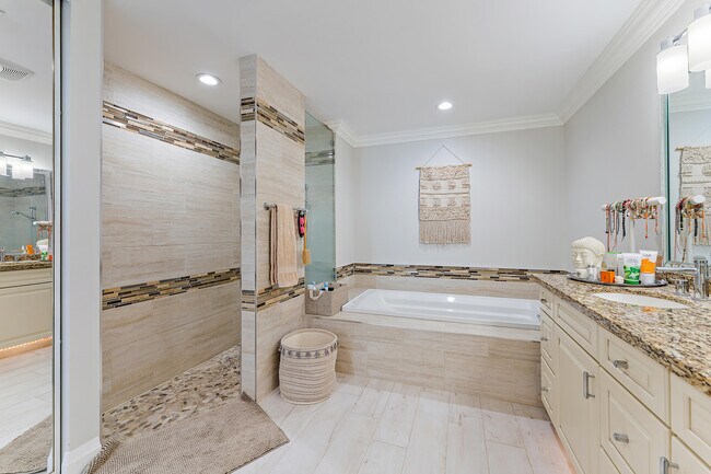 Building Photo - 125 Harbourside Cir