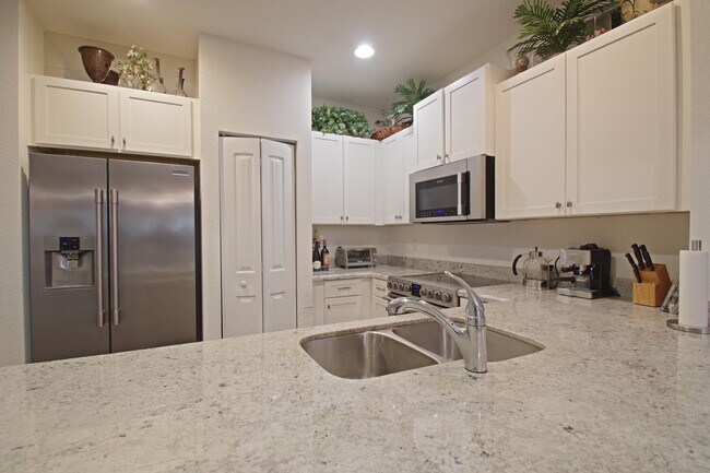 Building Photo - 4214 N Dixie Hwy