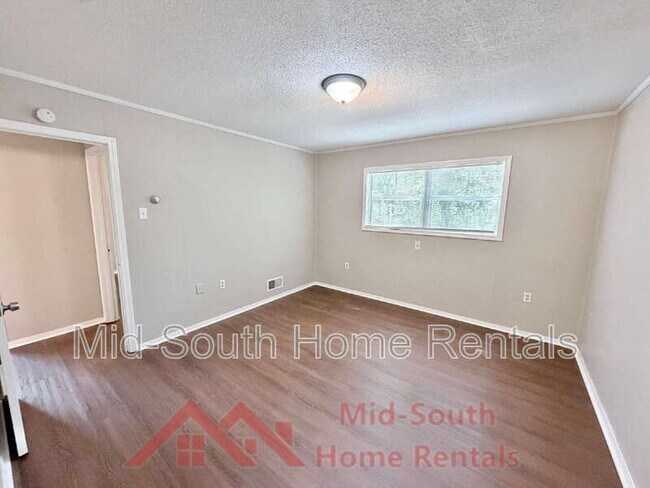Building Photo - 729 Blackstone Ln